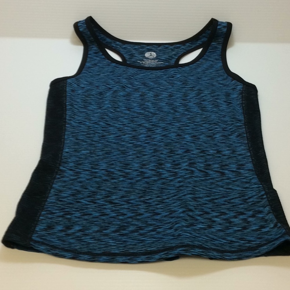 Yoshion tank, size M.